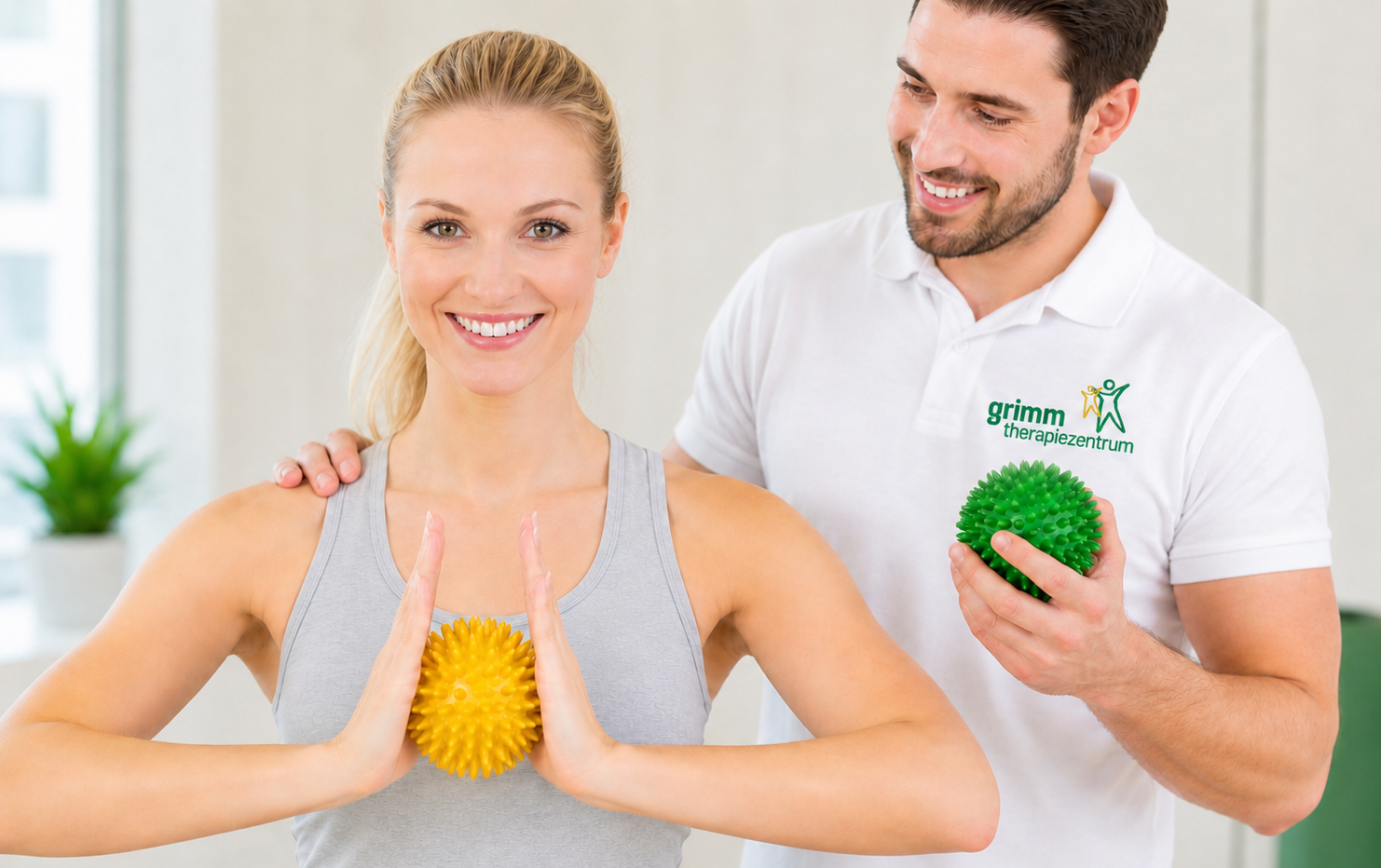 Übung mit Igelball in der Ergotherapie